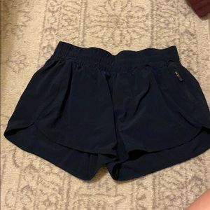 Lululemon tracker shorts